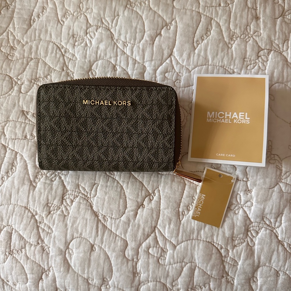 Michael Kors Jet Set Olive Wallet
